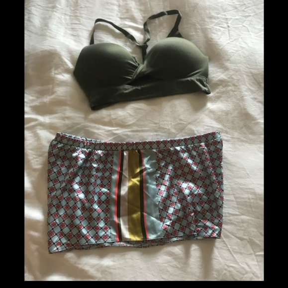 Victoria's Secret Large Pajamas set - Picture 2 of 6